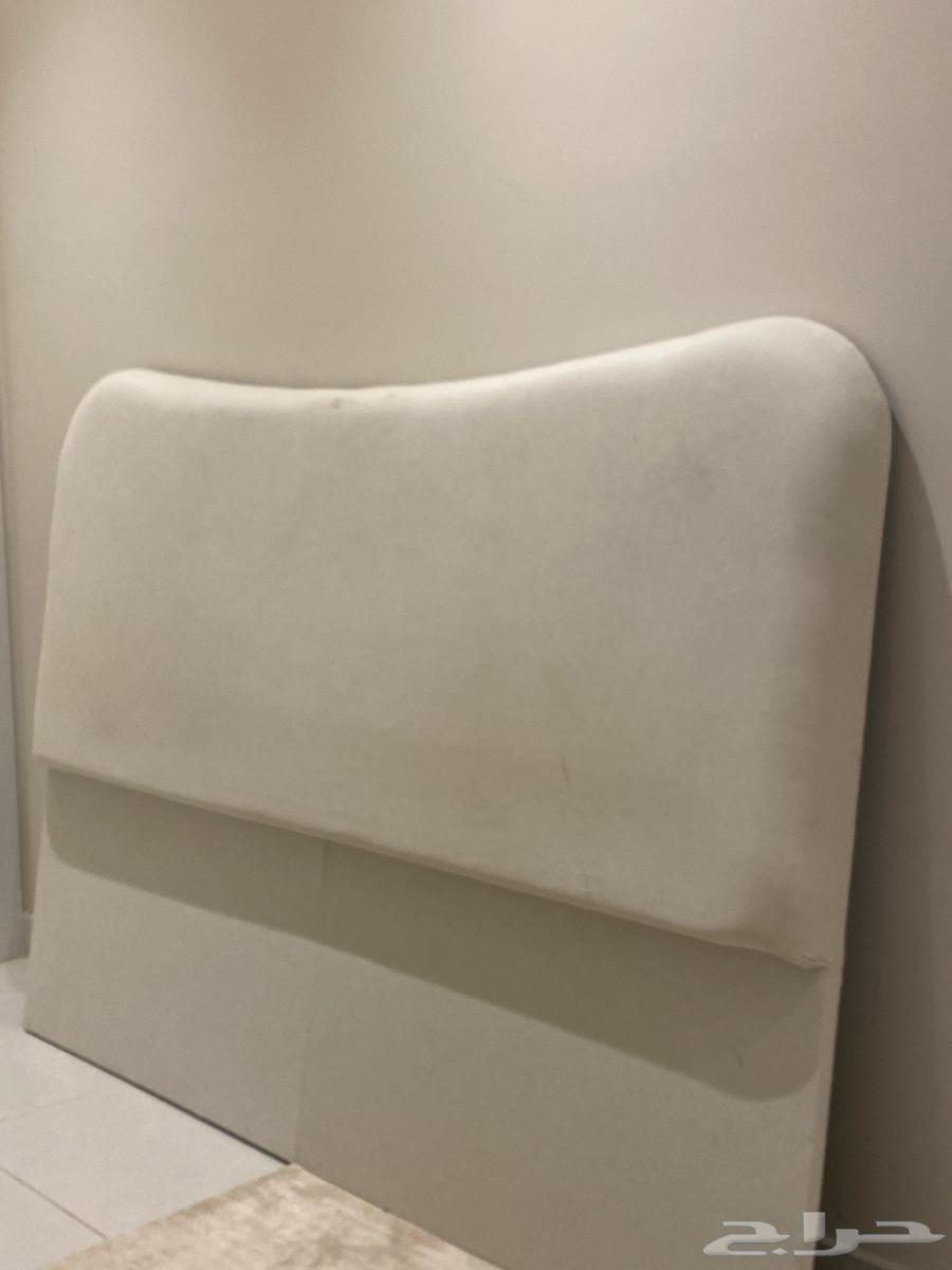 ظهر سرير بحاله جيده جدا64530374034563110