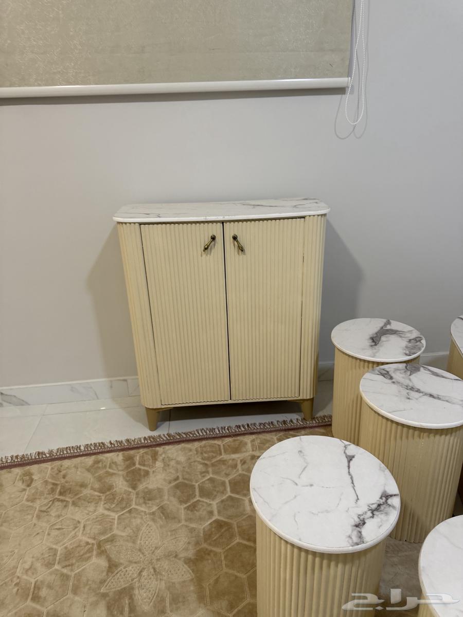 طاولات ودولاب تخزين للبيع64532170335363111