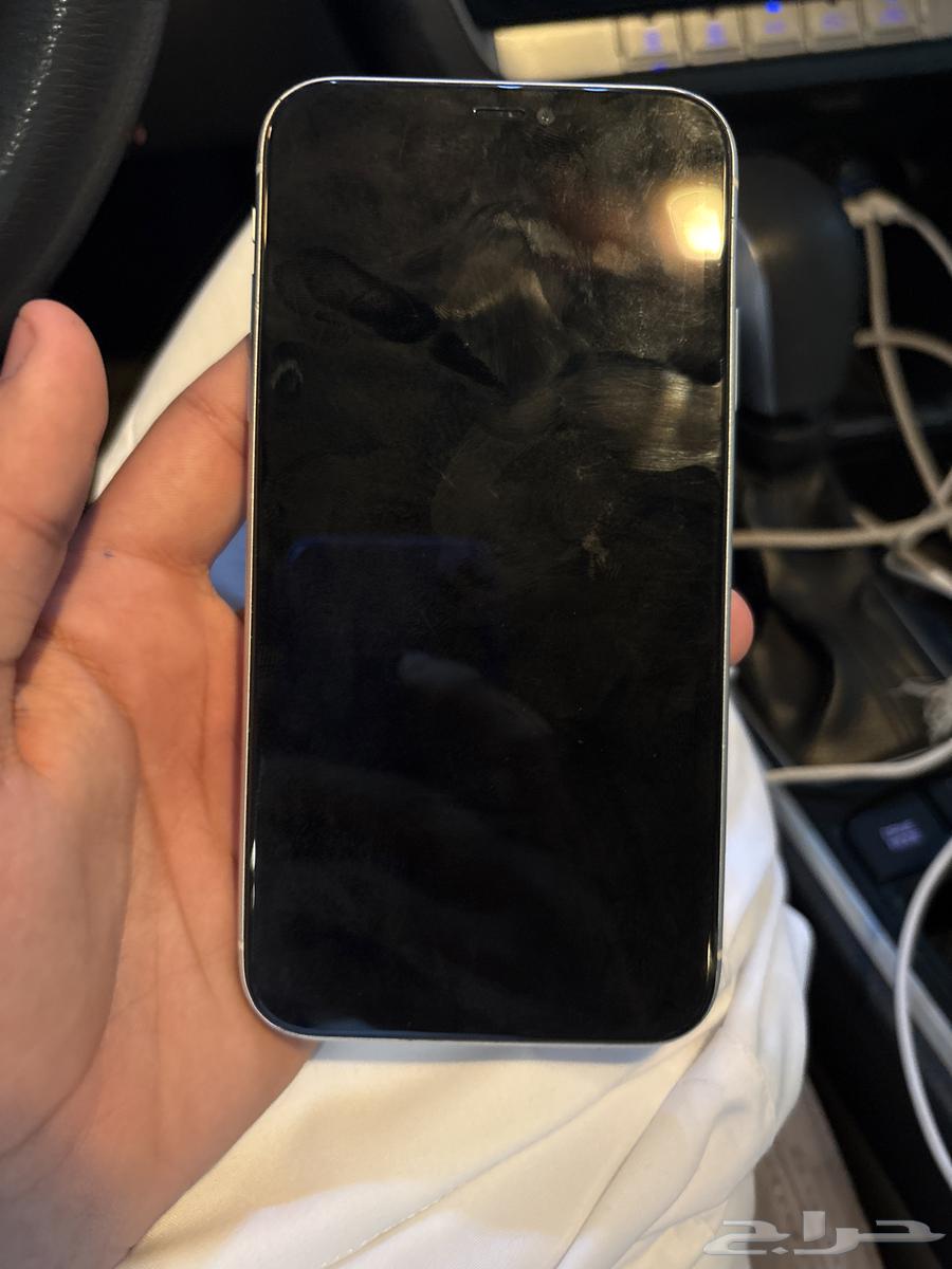 iPhone 1164532663736706111