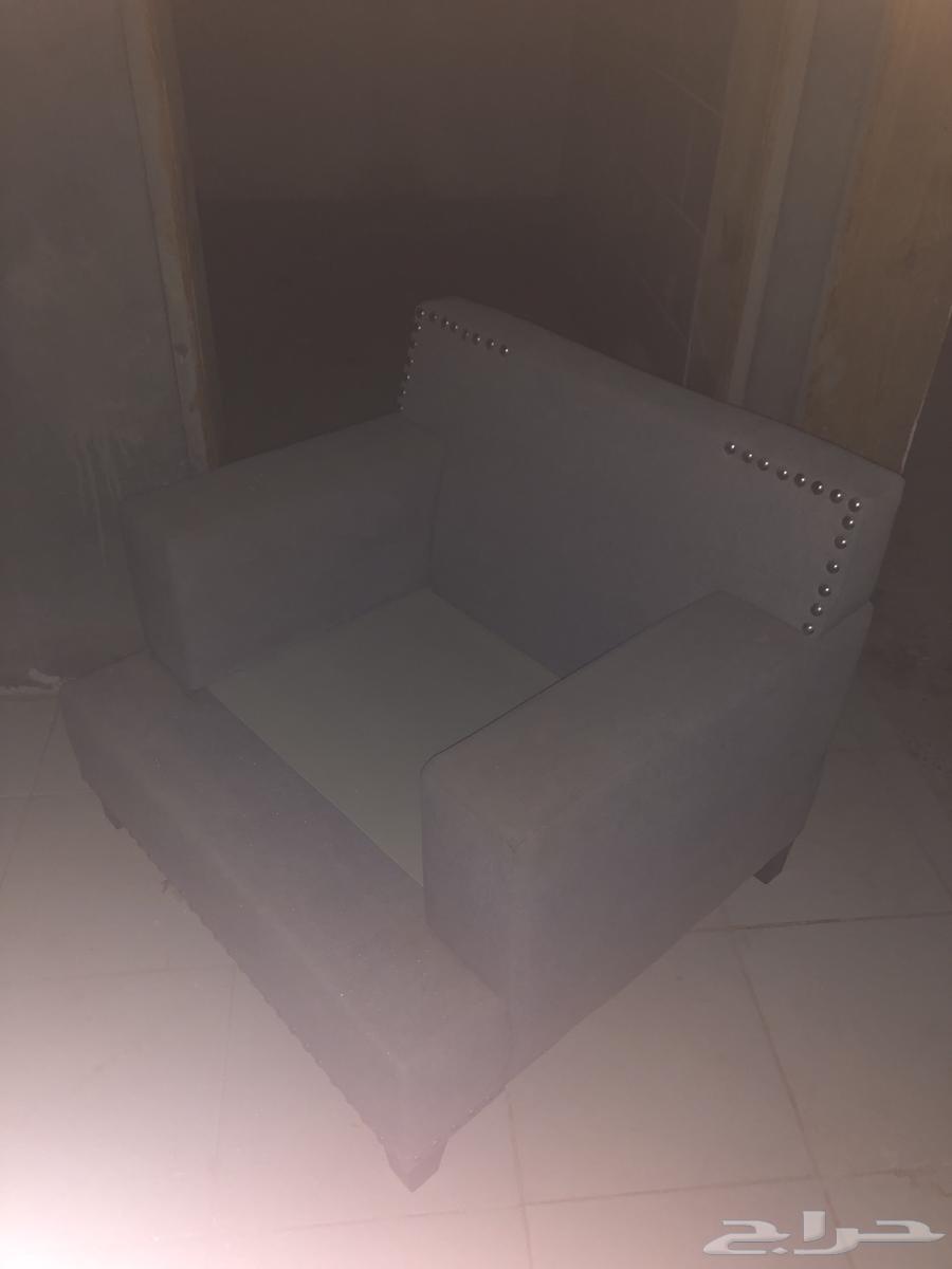 Old sofa64533648541185111