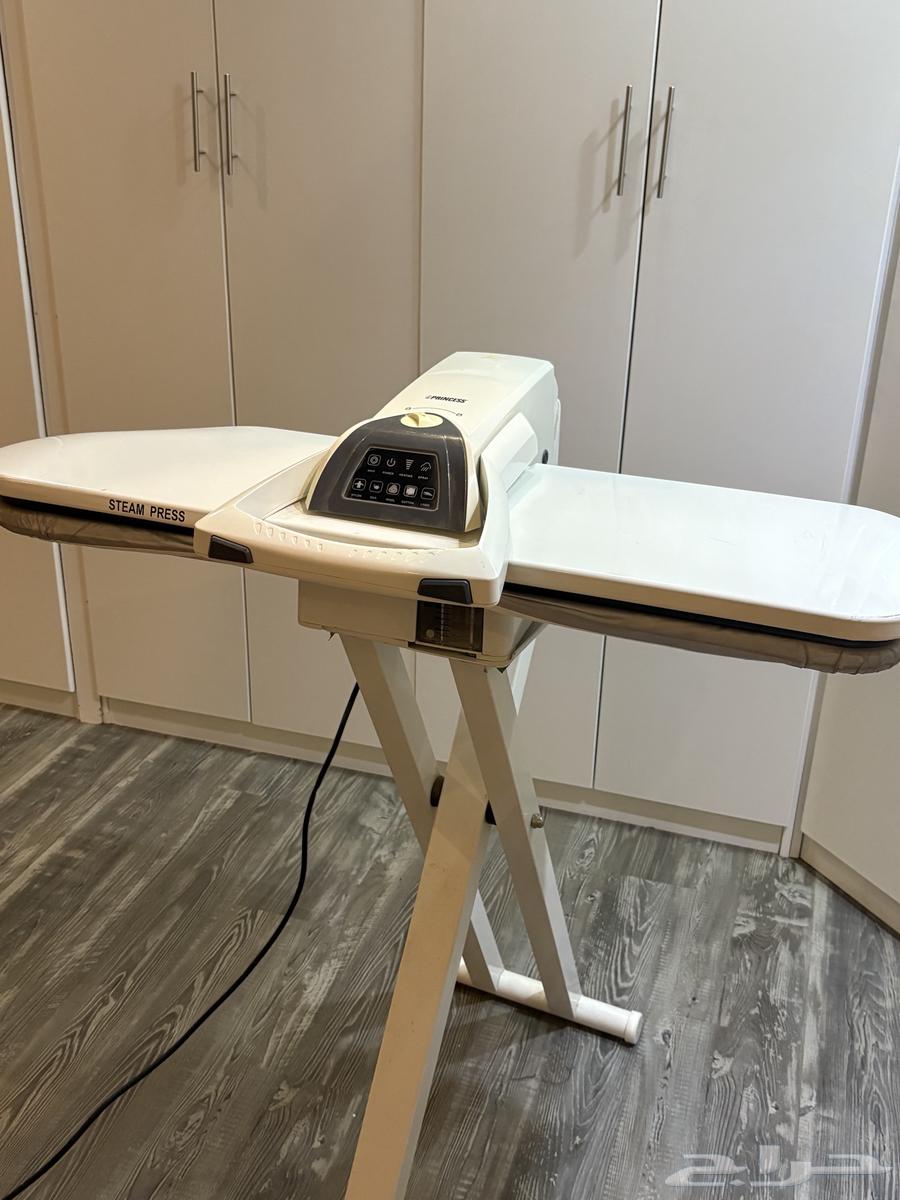 مكواة ملابس نظيف جدا64530275890307110