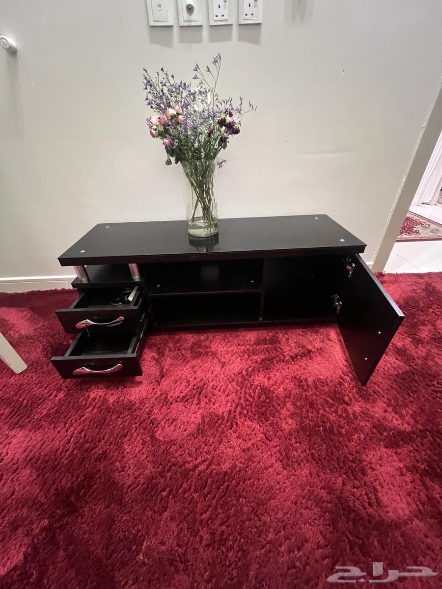 طاولتين تلفزيون نظيفه جدا64440806287619110