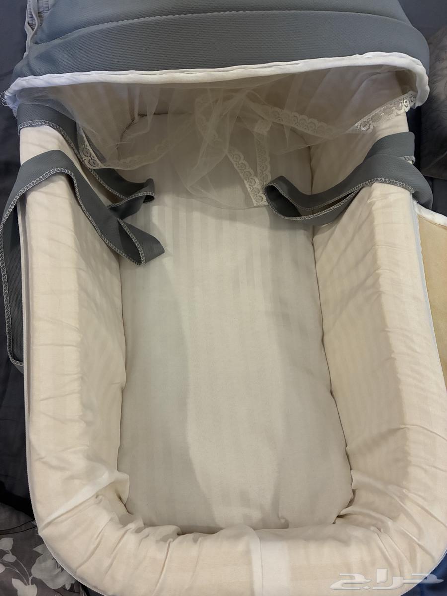 للبيع شيالة اطفال نظيفة كانها جديدة64531449131393112