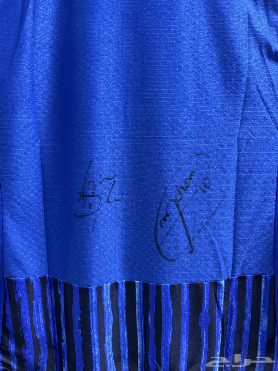 Al-Hilal T-shirt signed by Al-Hilal coach and Malcom64528408328705111