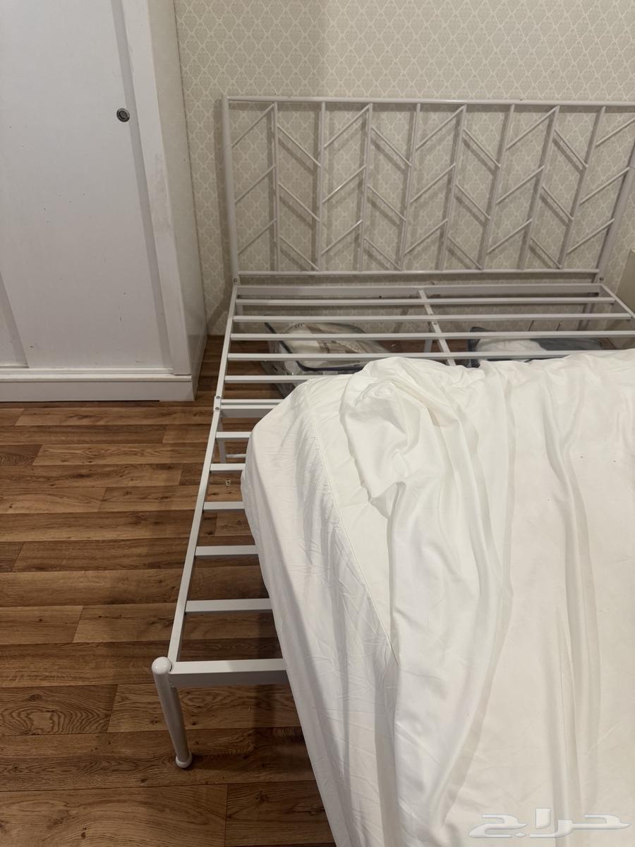 سرير نفرين ايكيا حديد نظيف ودولاب مترين ونص64528964586498110