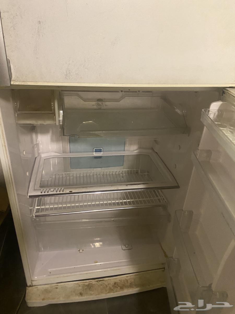 ثلاجة للبيع اموره تمام الصامل يتواصل معي واتساب64533262581889111