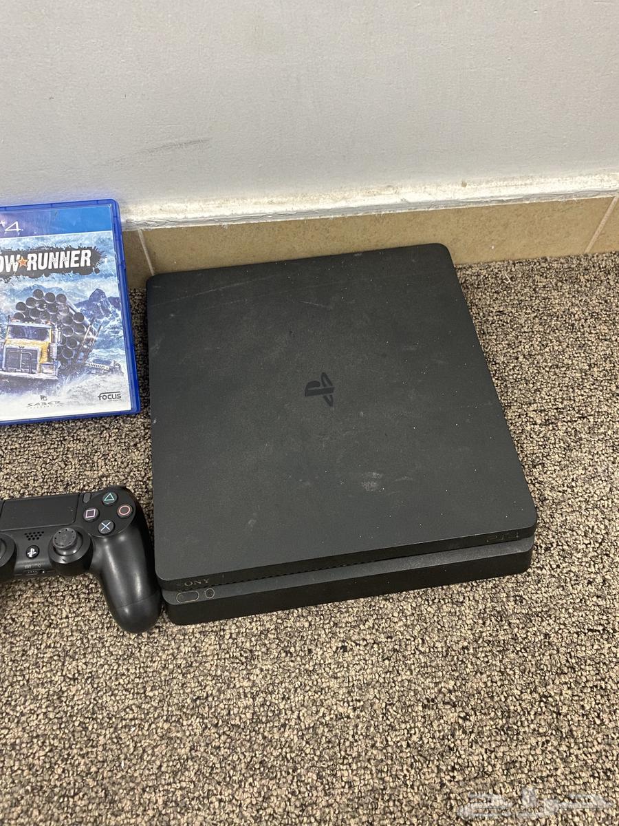 Sony 4 used in clean condition and has no defects for sale64534099525761110