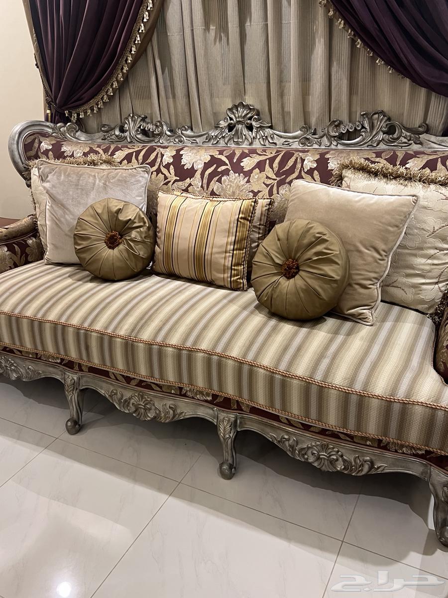 Formal sofa with tables64534775400195111