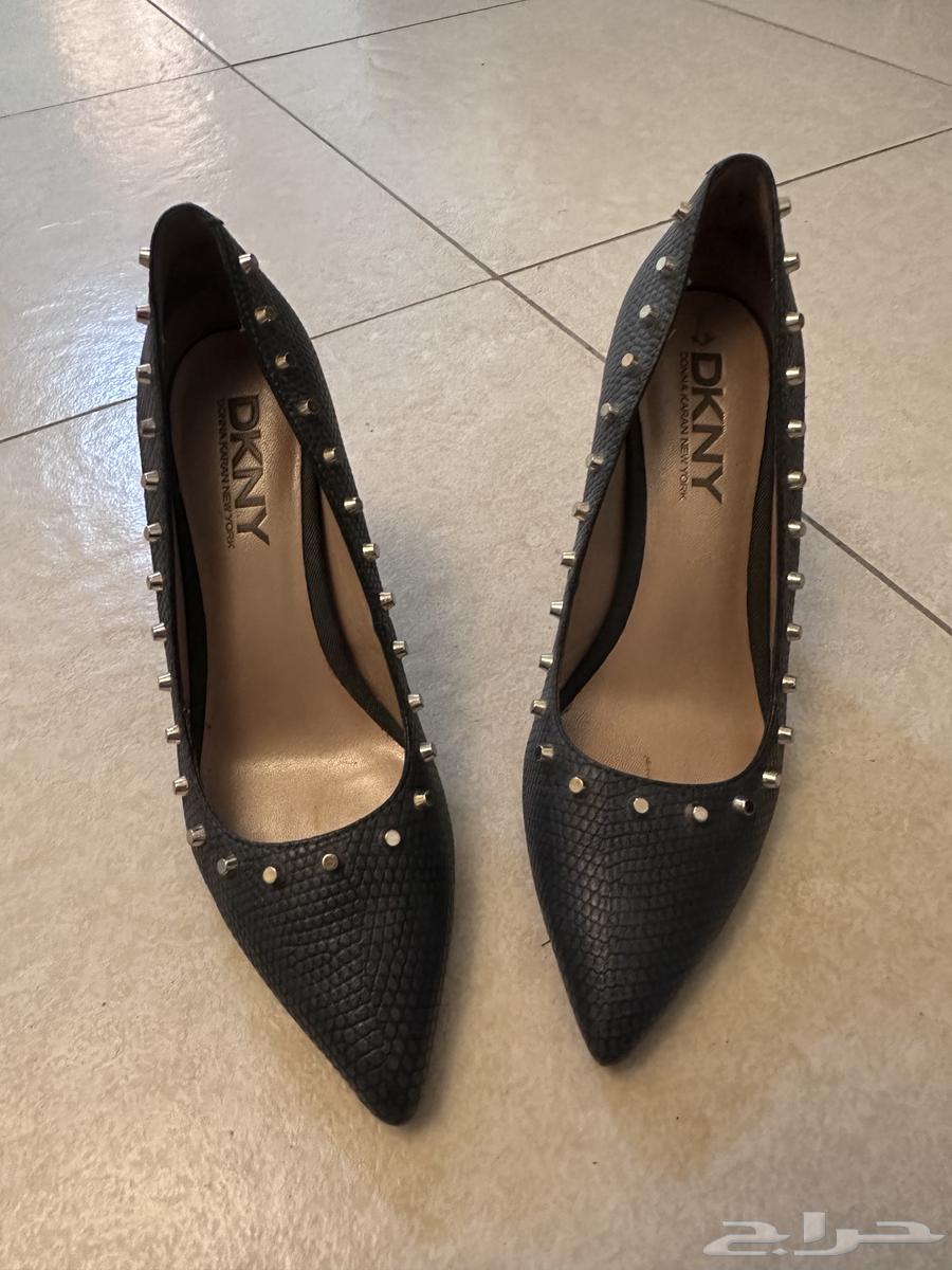 للبيع احذيه وفساتين64530219491331111