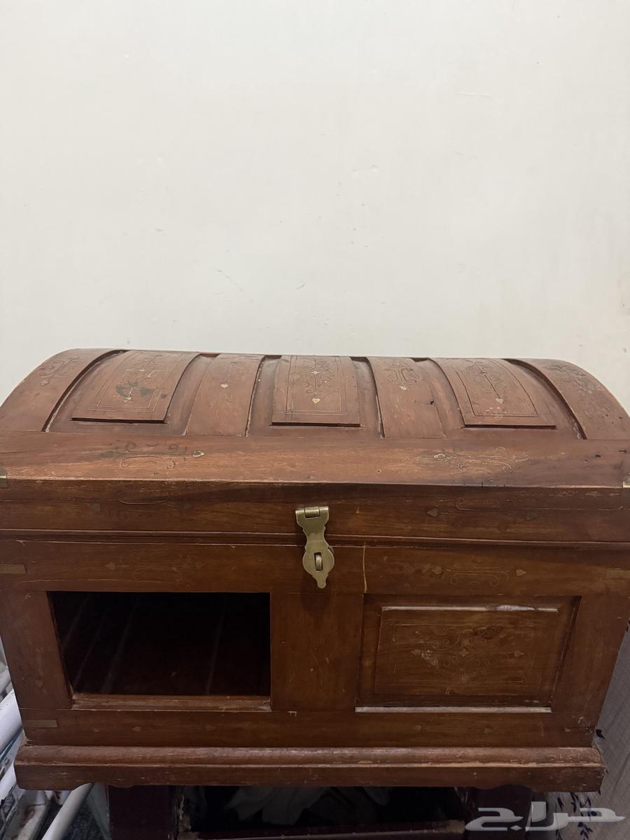 صندوق خشبي قديم وثقيل هندي عمره اكثر من 25 سنه64532480171010111