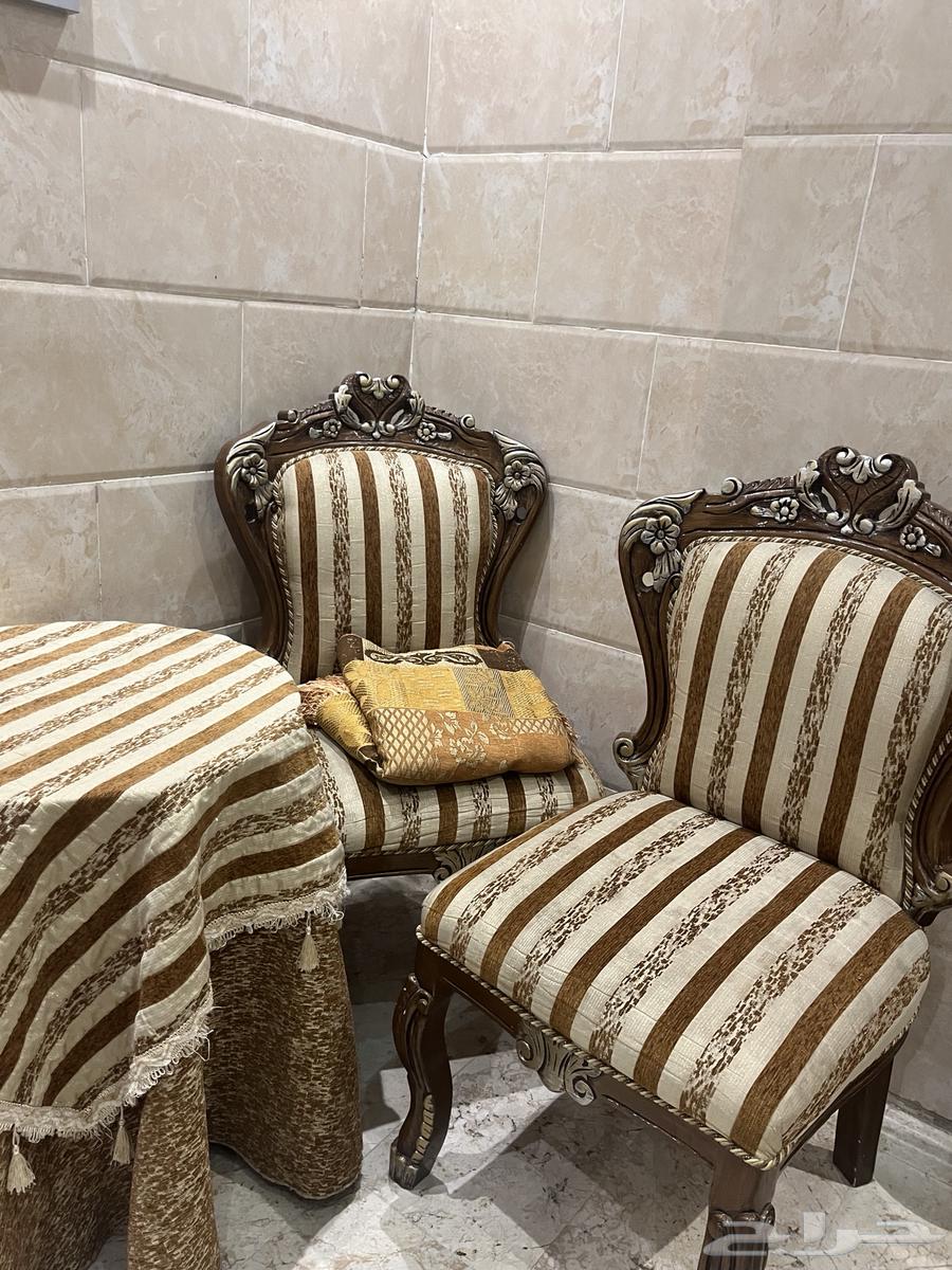 كرسيين وطاولة مدخل64533790154755113