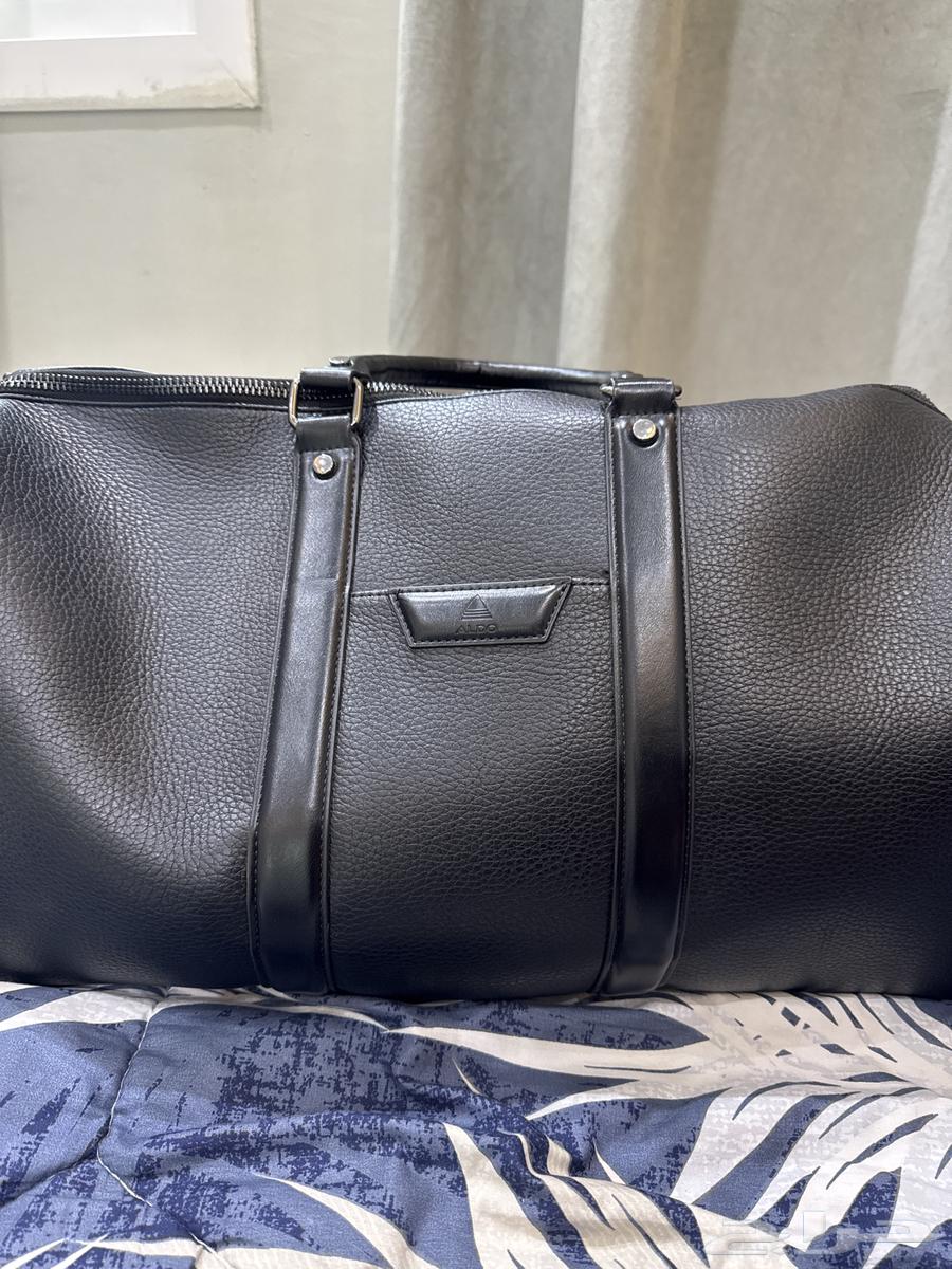 شنطه ماركه اخذته من الأندلس مول له شهر معي64530585822722110