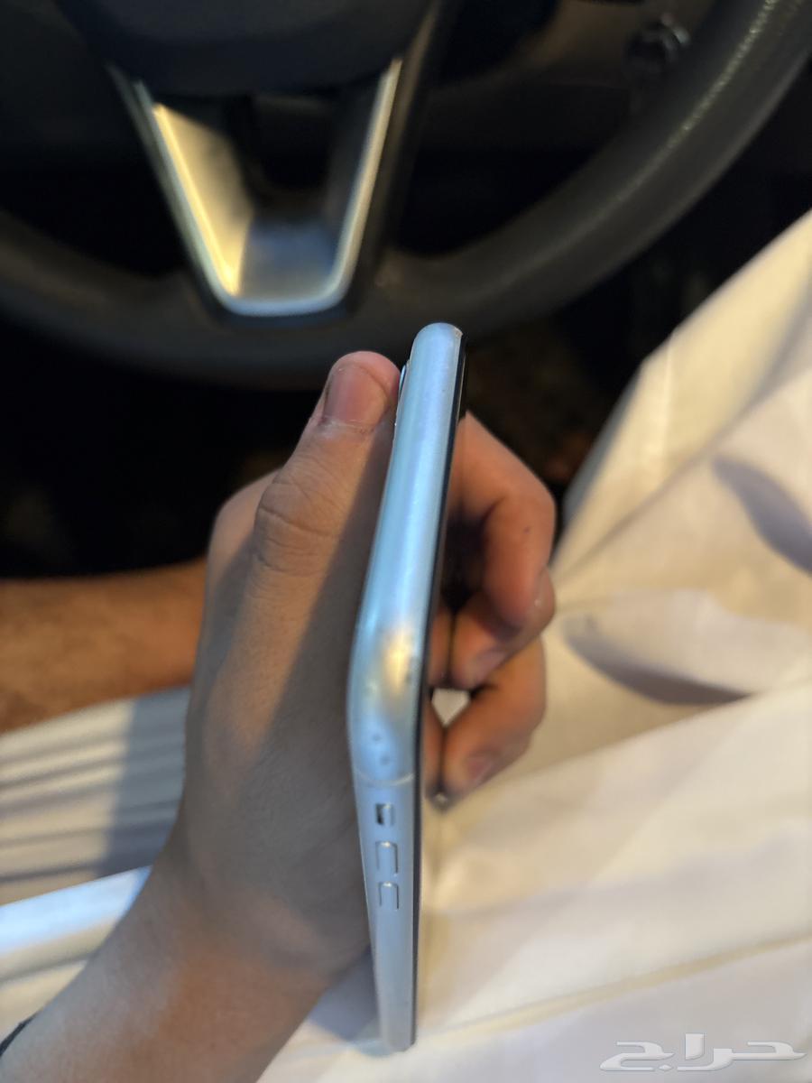 iPhone 1164532663736706113