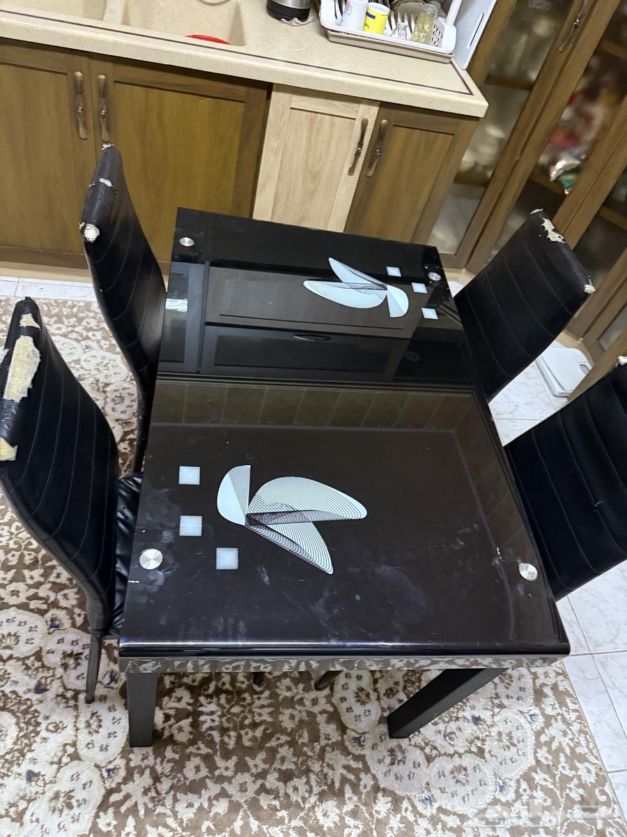 For sale TV cabinet, dining table, three-piece sofa64534293878403114