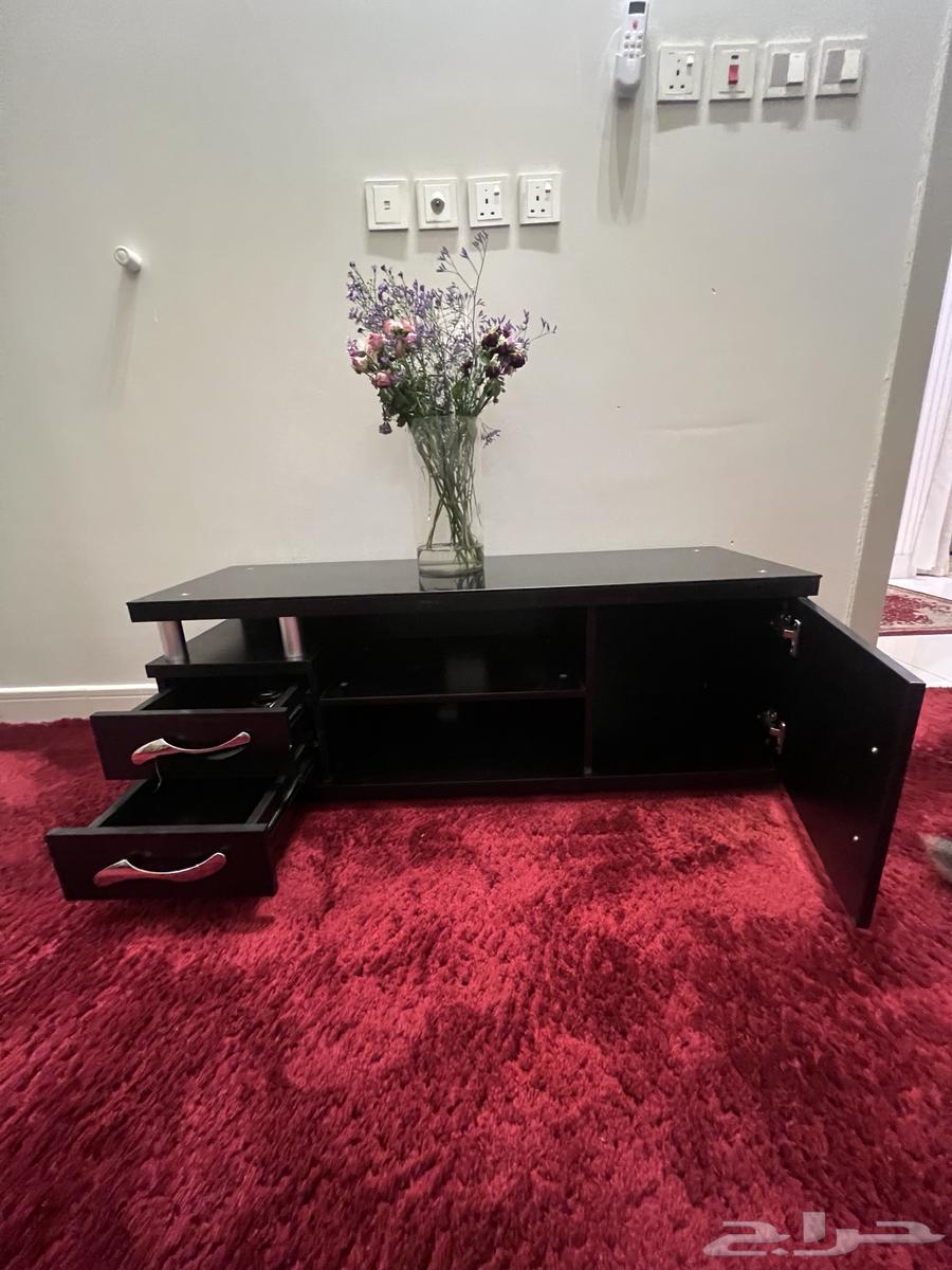 طاولتين تلفزيون نظيفه جدا64440806287619111