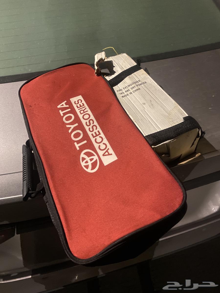 Fire extinguisher and new, complete, original safety tool kit bag64533846182017111