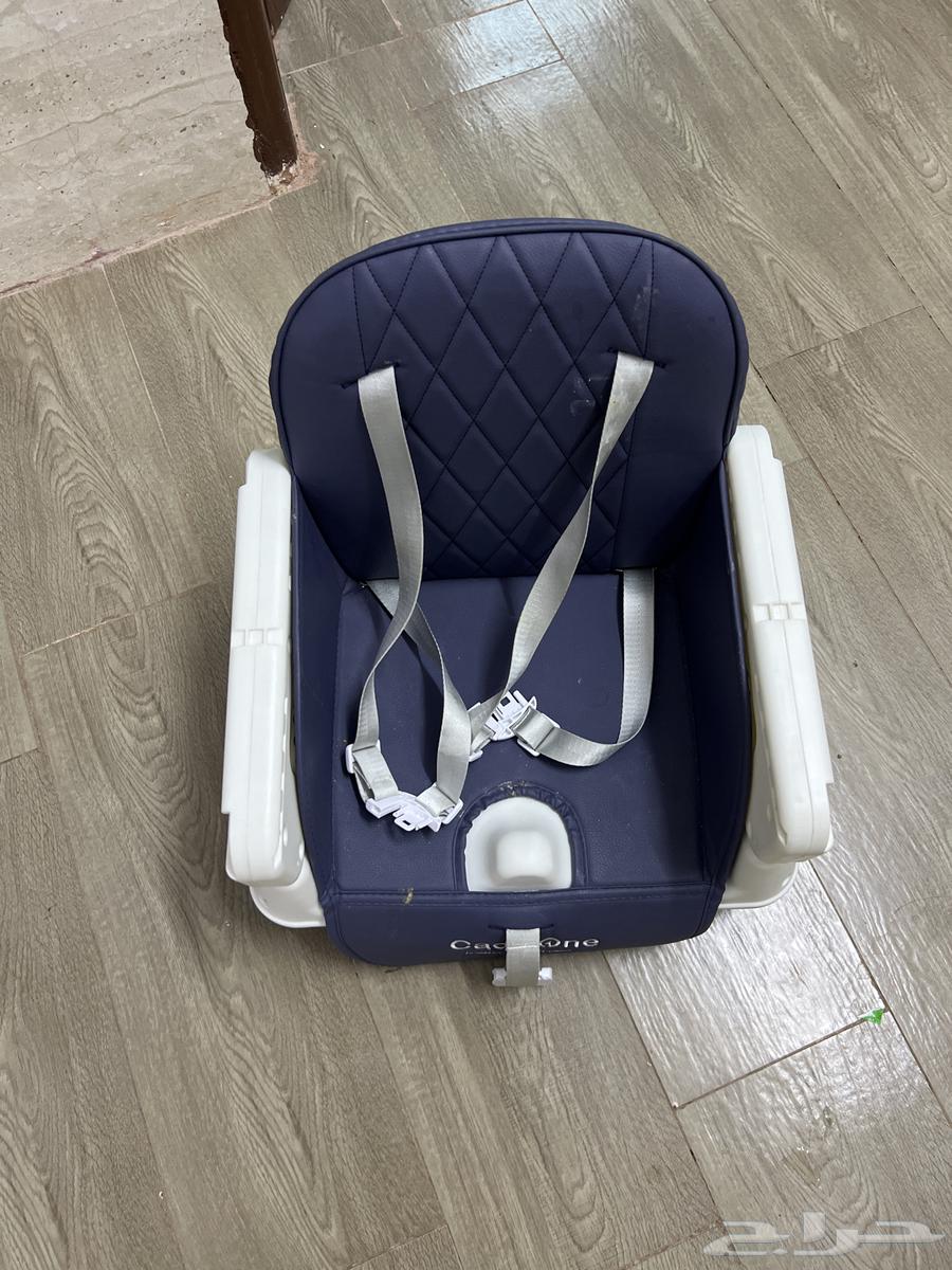 كرسي مع طاولة اكل للاطفال64533161979778112