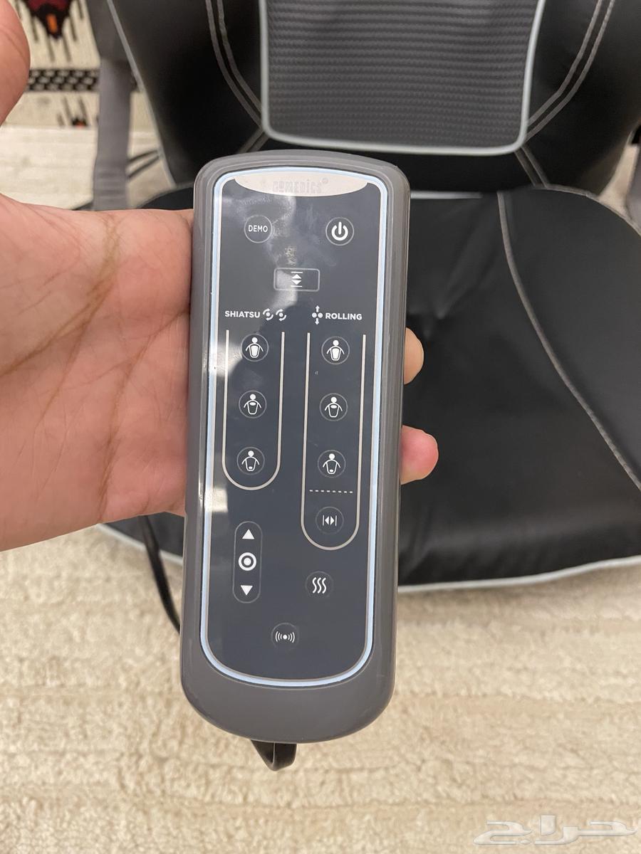 كرسي مساج فيه هزاز وحراره مساج64533076029569111
