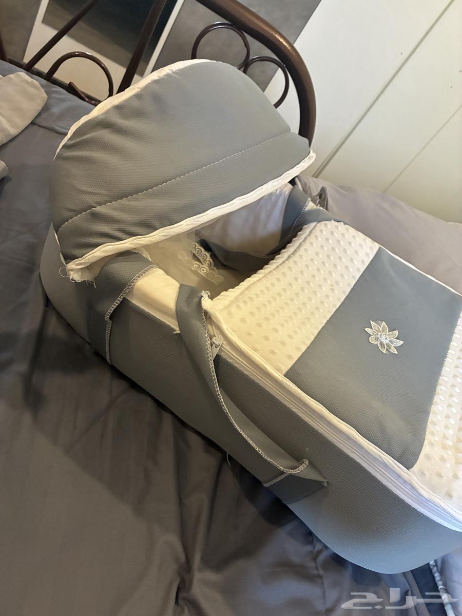 للبيع شيالة اطفال نظيفة كانها جديدة64531449131393111