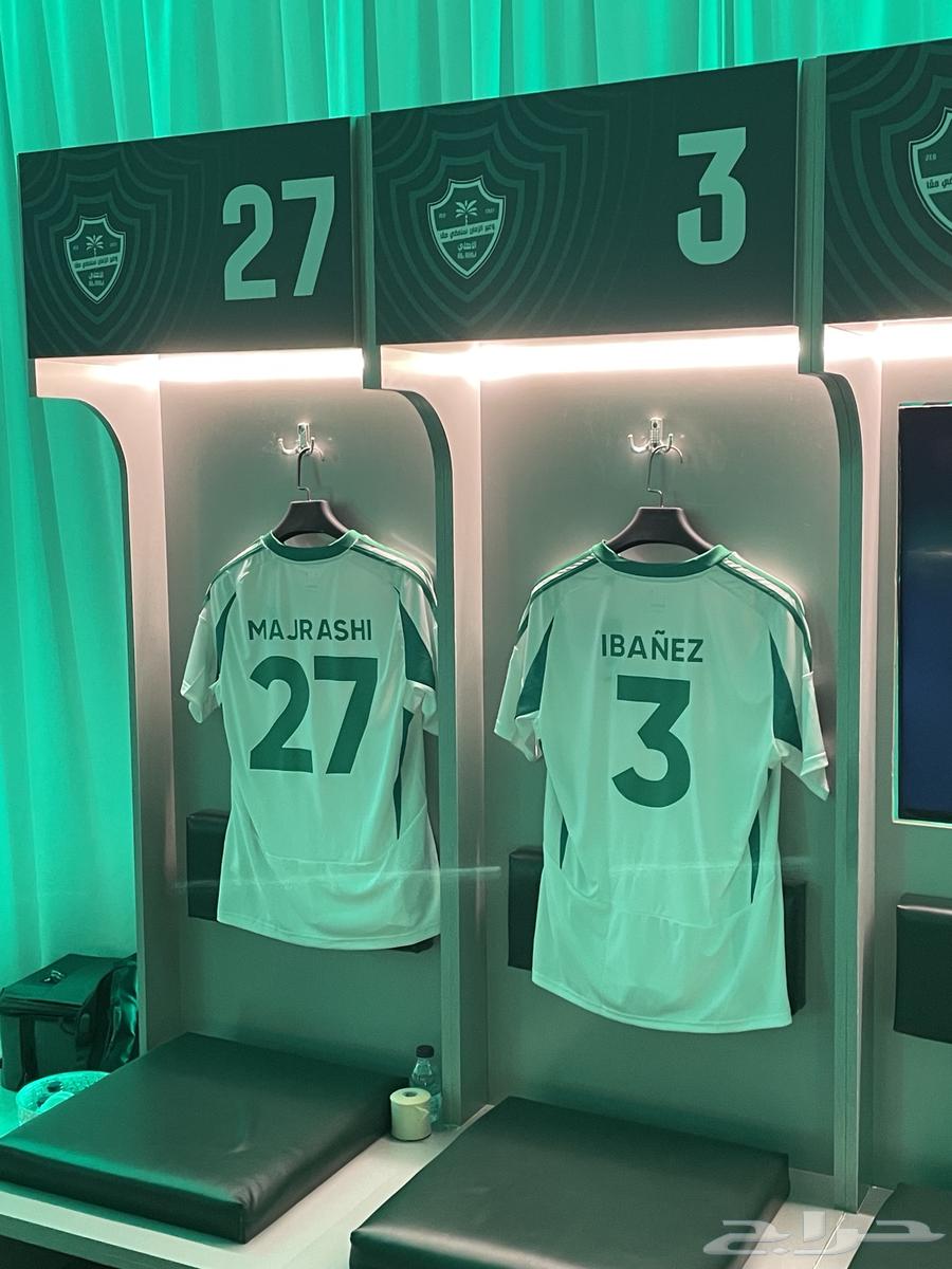 I have a single ticket for the Al Ahli vs Al Hilal match for sale, contact via WhatsApp 0564534392379778110