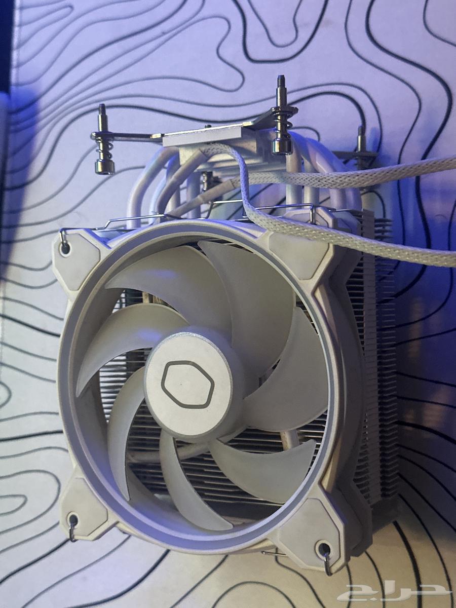 مبرد هوائي من كولر ماستر بحالة ممتازة64530331906945110