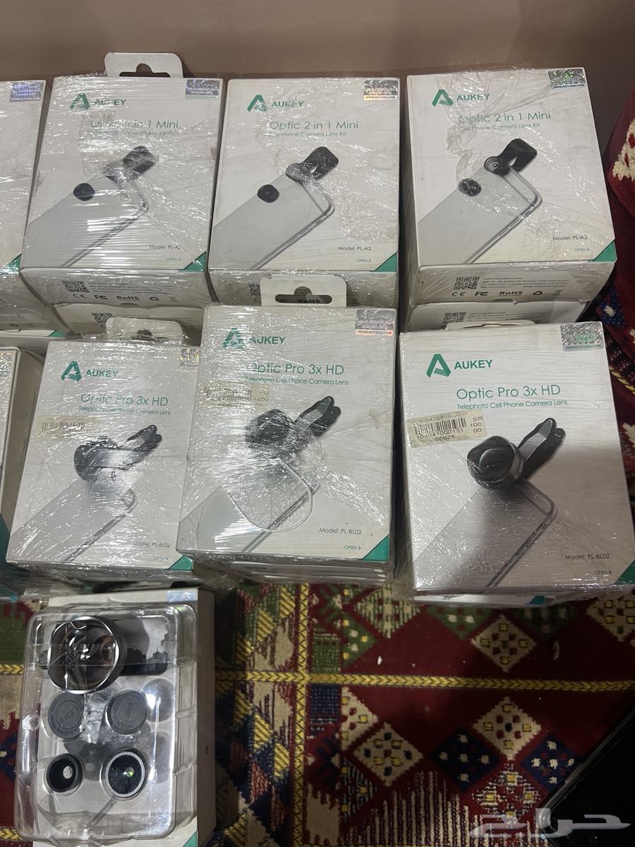 Mobile Zoom Cameras That Attach to Phones, Images Show Shape and Size64535069747842112