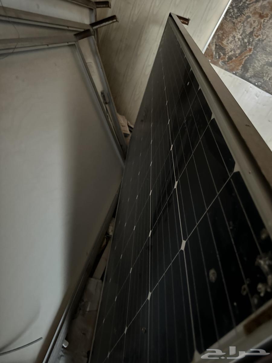 الواح طاقه شمسيه 300 واط عدد 5 مع قواعدها64527390256642111