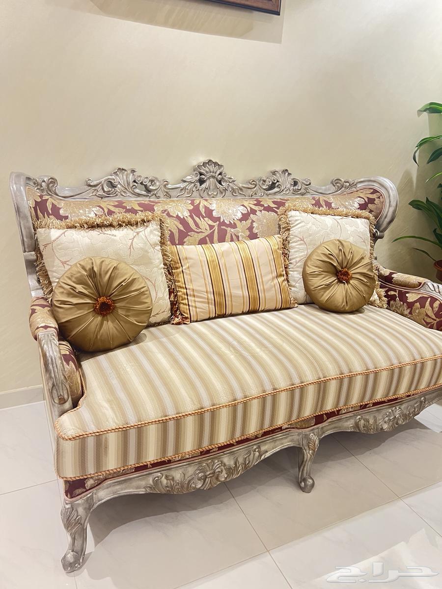 Formal sofa with tables64534775400195112