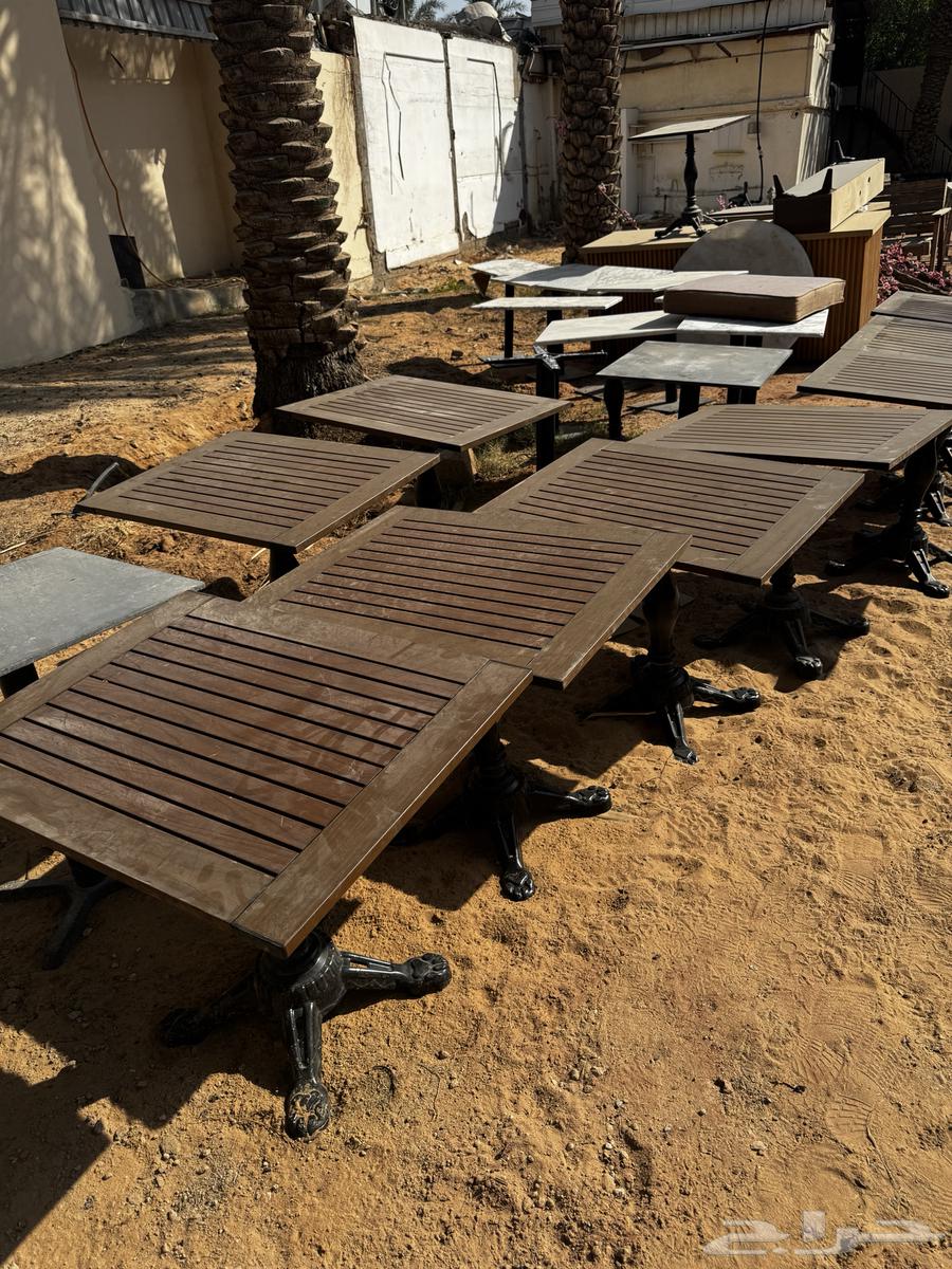 Tables and chairs64528879160066110