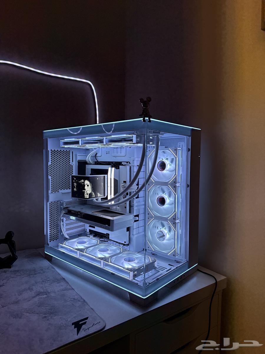 بي سي قيمنق باللون الأبيض للبيع64532550953602113