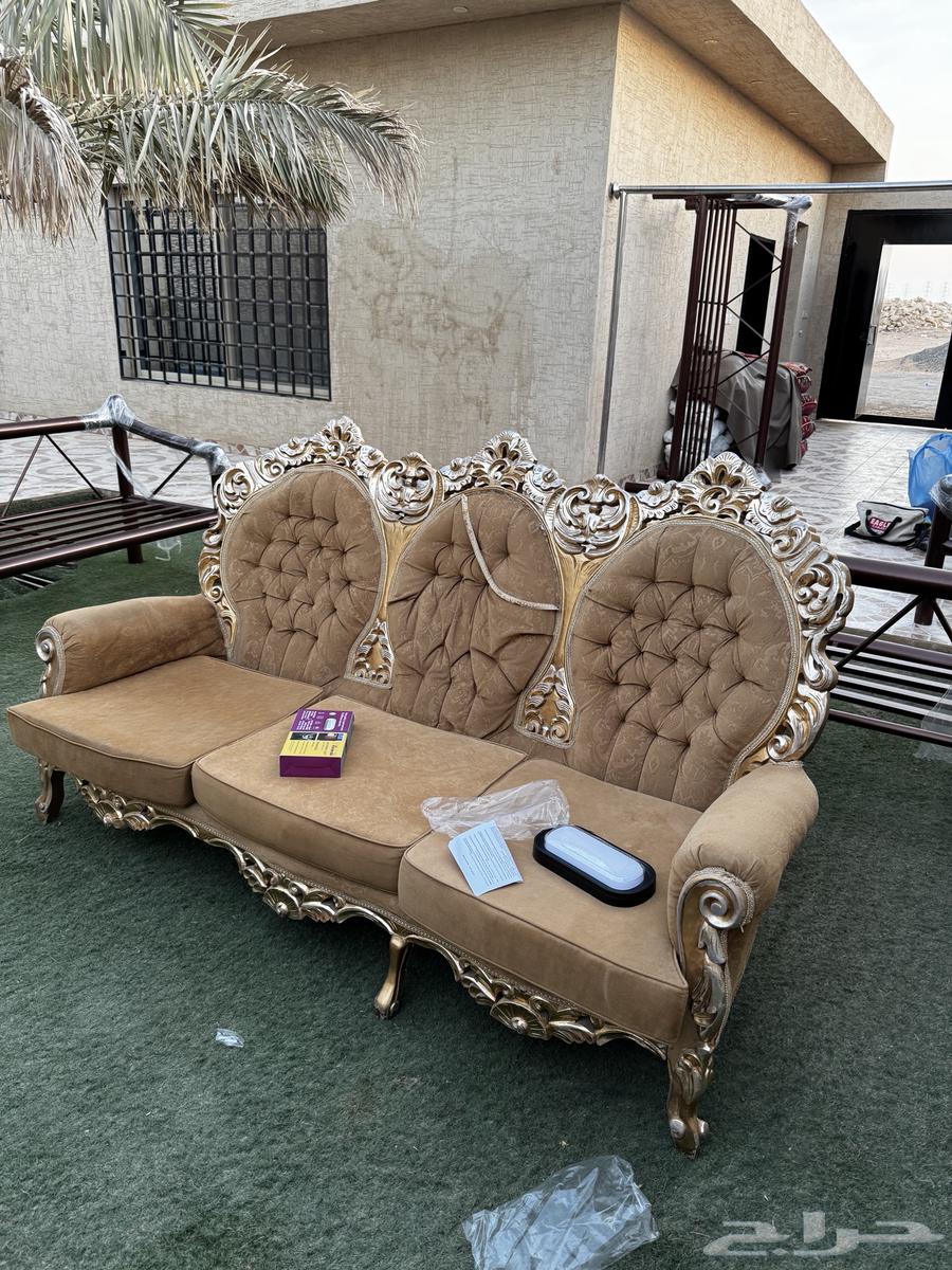 Classic sofa64532395884673110