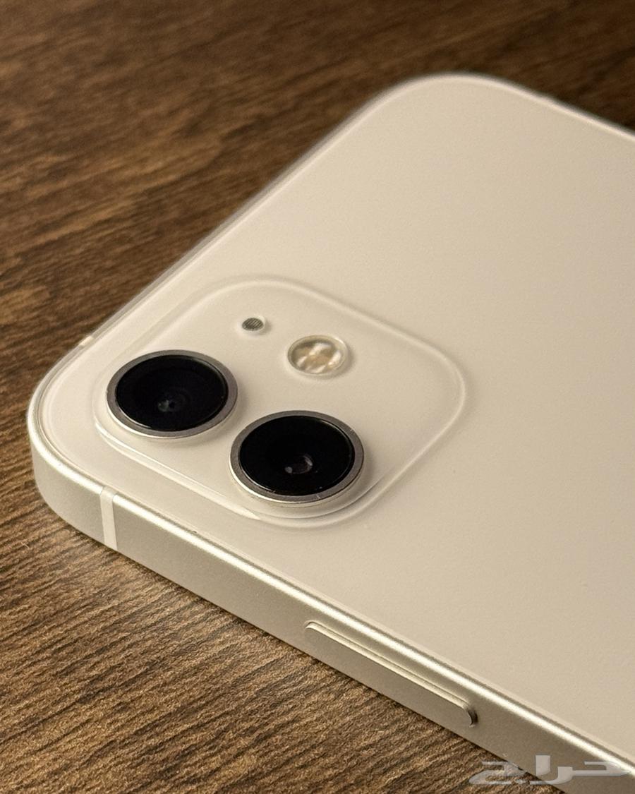 iPhone 1264527474501889114