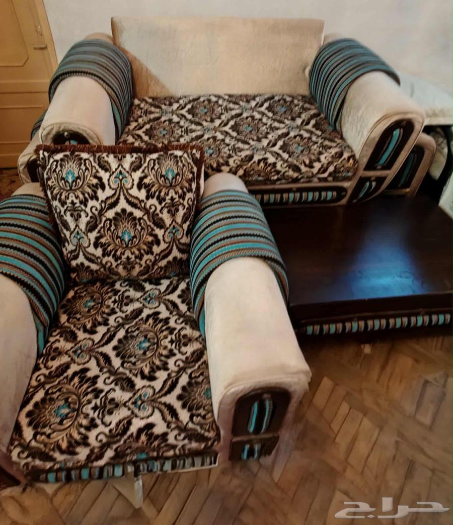 Luxurious clean sofa, large sofa, medium sofa, chair, service tables, and cushions64530191384321110