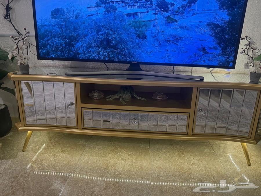 Sofa with crystal table64534043028099110