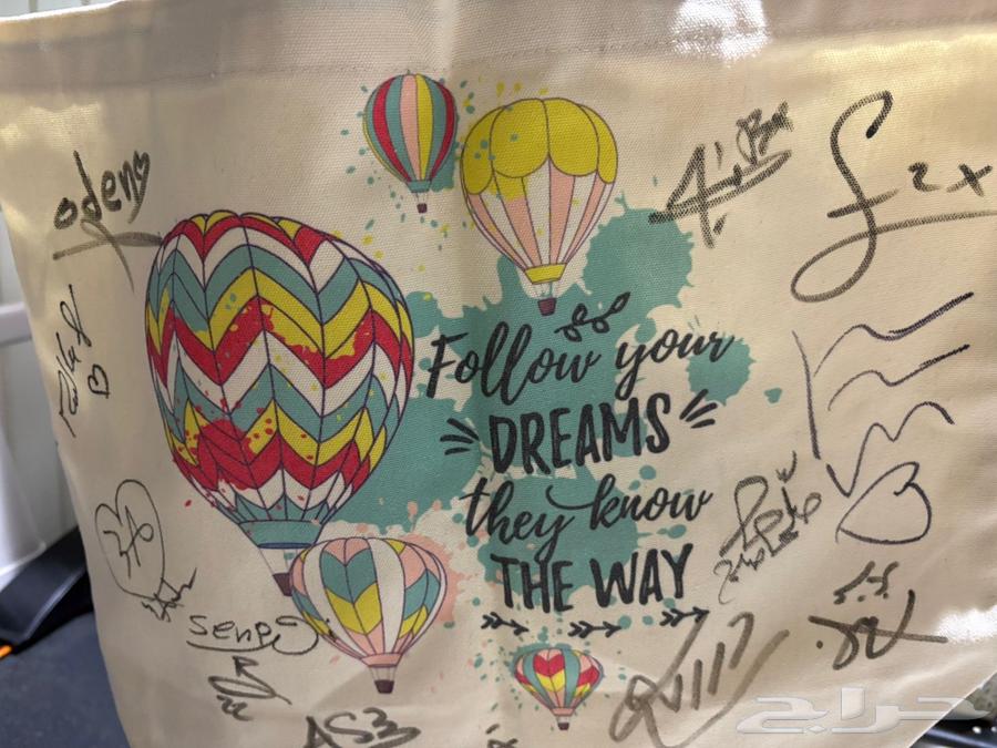 توت باقز حقائب يد عليها توقيعات اغلب أعضاء فالكونز بندريتا64528294975234110