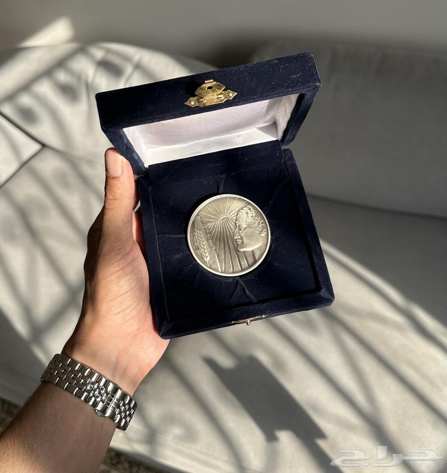 مسكوكة تذكارية للرئيس الراحل جمال عبدالناصر ( تم البيع )64534057307265110