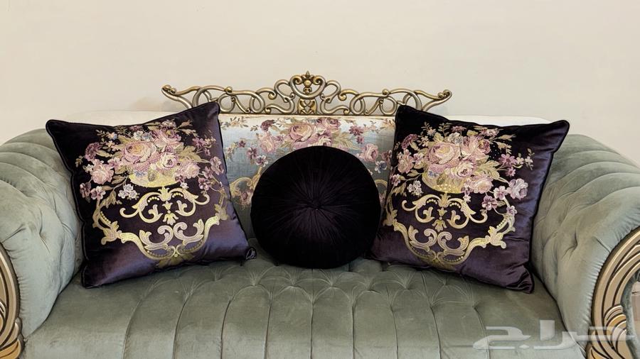 Set of 3 sofas - 5 tables - 9 cushions - curtain - carpet64527192256130112