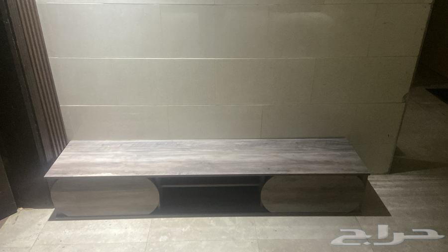 طاولة للبيع 15064527683990145110