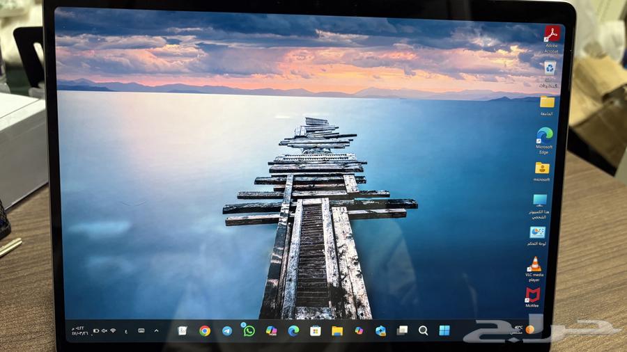 لابتوب ميكروسوفت سيرفس 11 برو64531533067009110