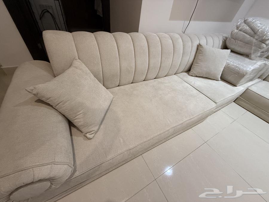 مجلس شبه جديد للبيع 3 3.564481640814210111