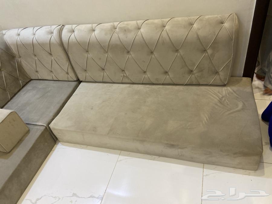 Floor sofa64534775371139113