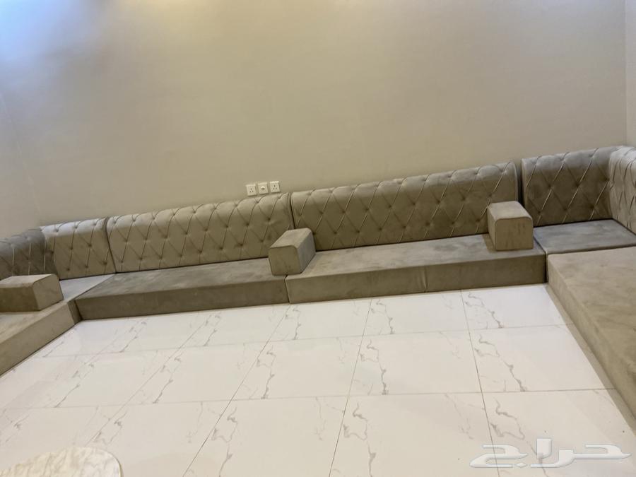 Floor sofa64534775371139112