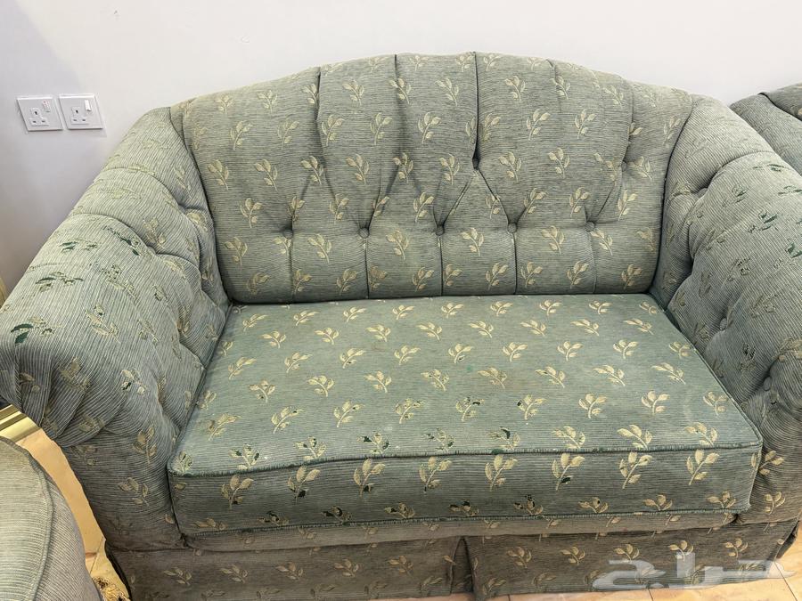 يتكون من اربع قطع   ثلاثه بحاله جيده   يوجد به نزول64533033029377110