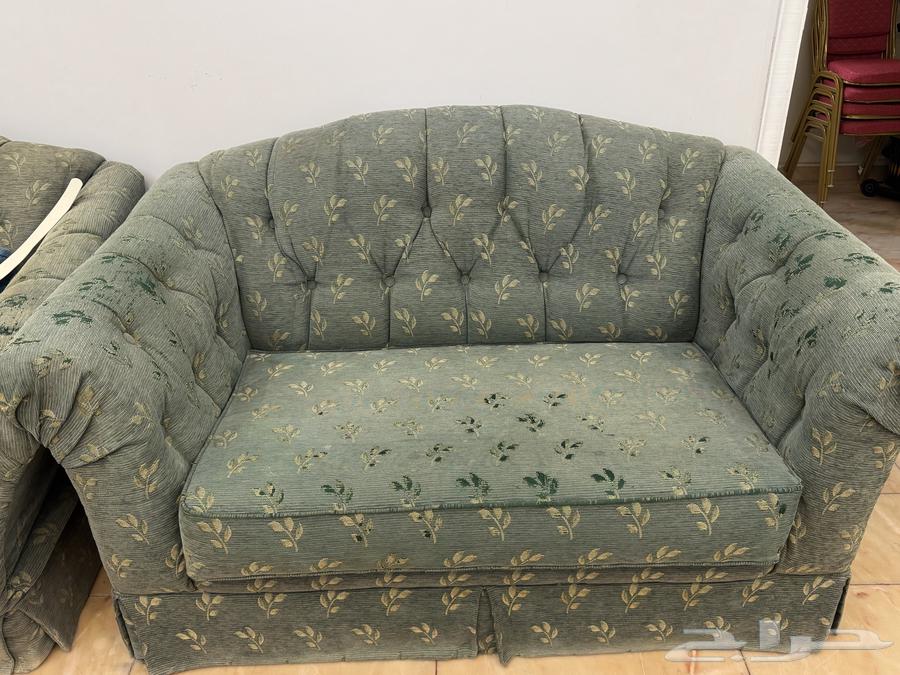 يتكون من اربع قطع   ثلاثه بحاله جيده   يوجد به نزول64533033029377113