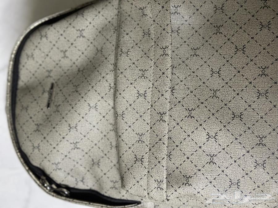 شنطتين ظهر للبيع الخامة ممتازة جدا64529007411075113