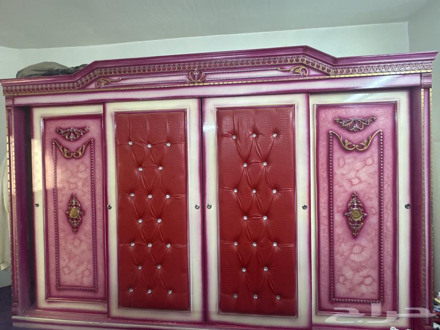 دولاب من الخشب القوي القديم64531972147715110