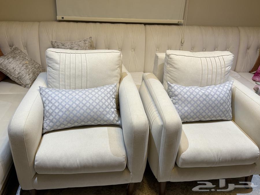 2 single chairs light beige color in good condition64530163391745110