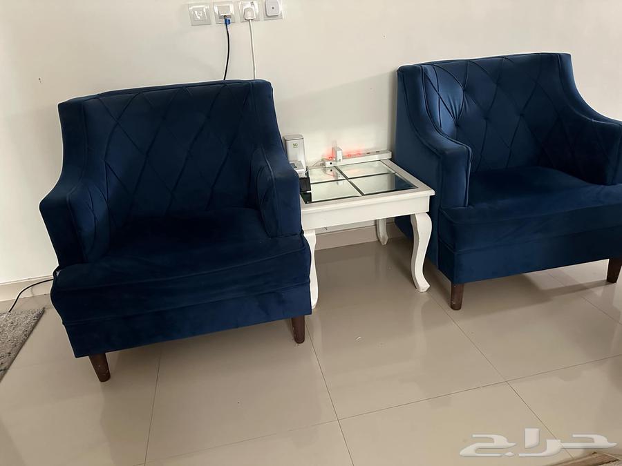 كنب بحالة جيدة للبيع للتواصل64528182186114111