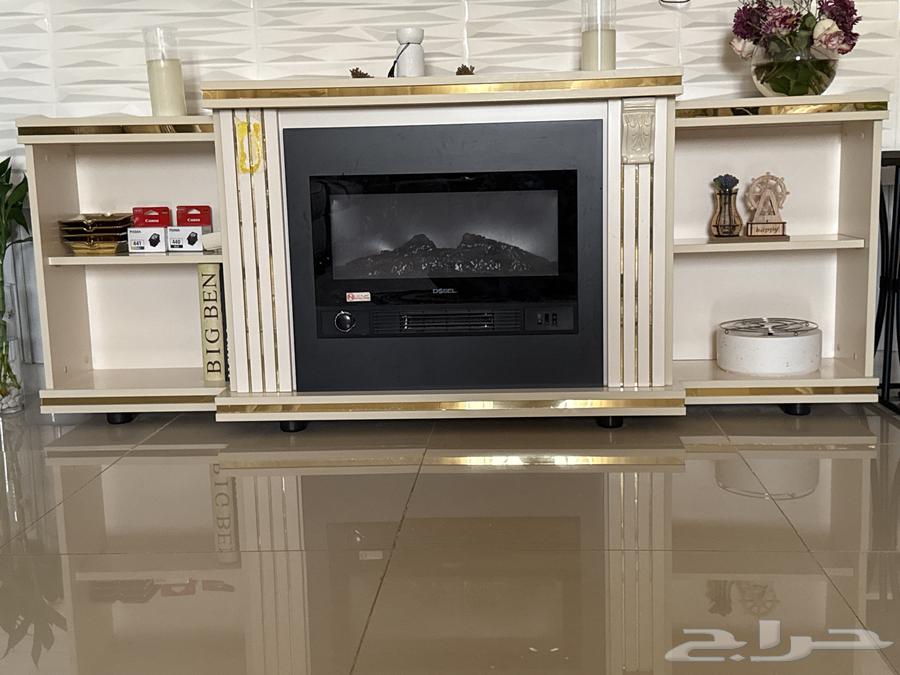 Decorative table with fireplace64531547128066110