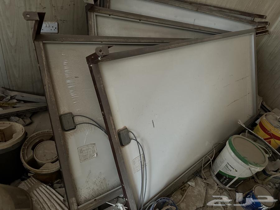 الواح طاقه شمسيه 300 واط عدد 5 مع قواعدها64527390256642110